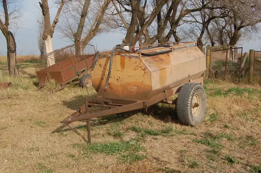 CISTERNA – 1500 LTS – CON BOMBA 12 V