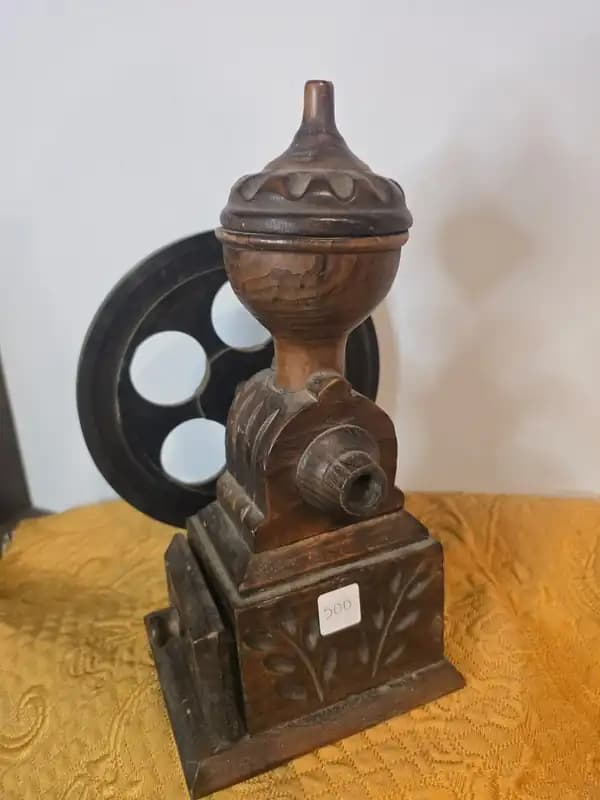 FIGURA MOLINO EN MADERA