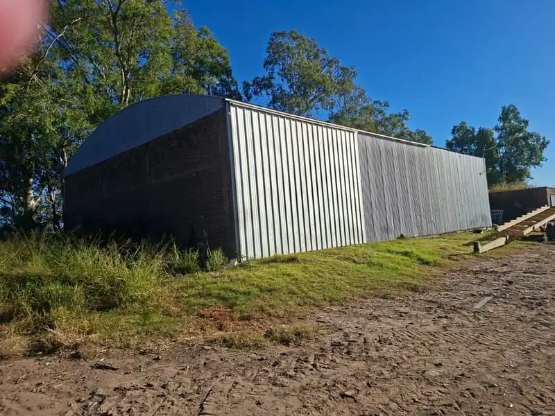 50 has La Para/Corral de Gomez a 16 kms La Para