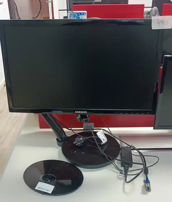 MONITOR SAMSUNG LED 22"  c/ Soporte interactivo mo