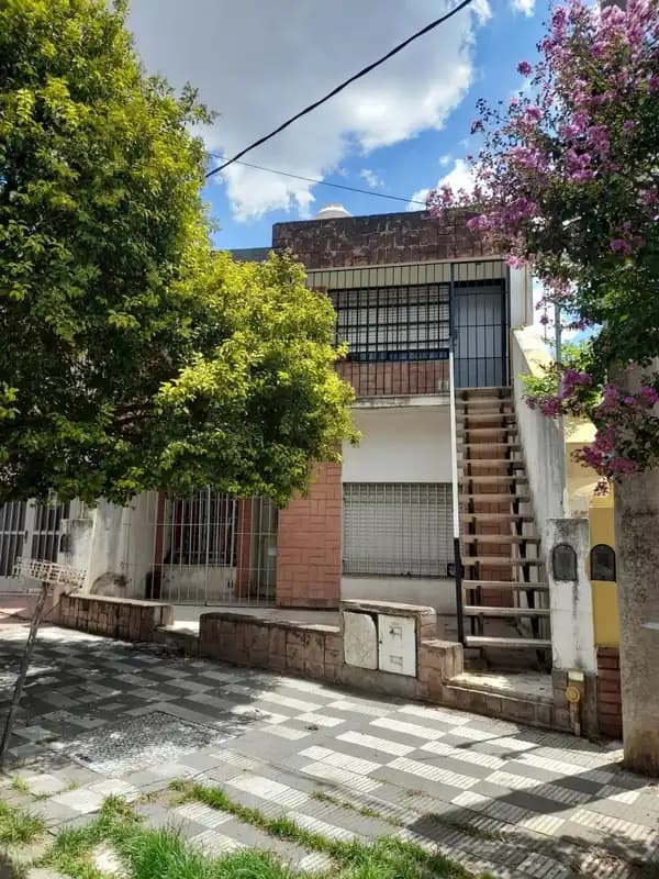 EXCELENTE DEPARTAMENTO, B° PARQUE RES. GUAYAQUIL