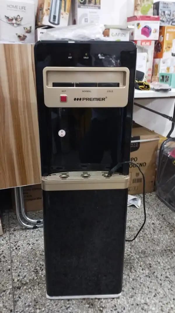 dispensar de agua con enfriador de lata