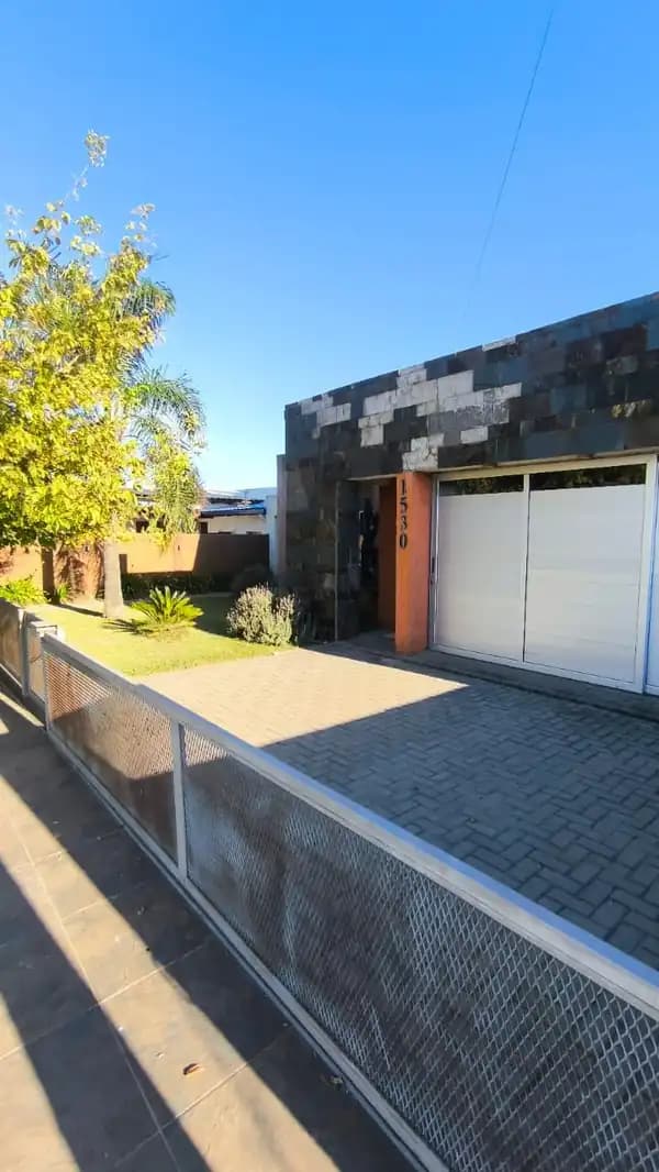 CASA EN BELL VILLE - terreno 525 m2