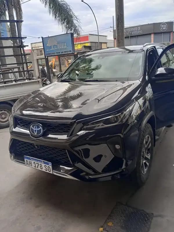 TOYOTA  SUV SW4 2025