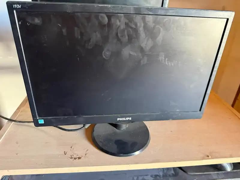 PANTALLA DE PC MARCA PHILLIPS 19 PULG OPORTUNIDAD