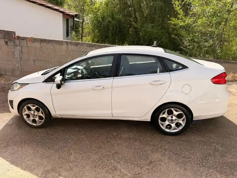 FORD FIESTA KINETIC - 2011