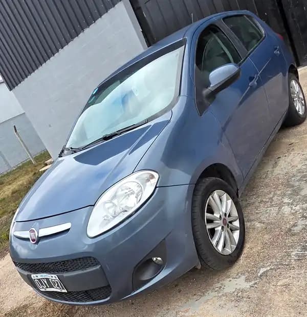 FIAT PALIO ESSENCE 1.6 AÑO 2015