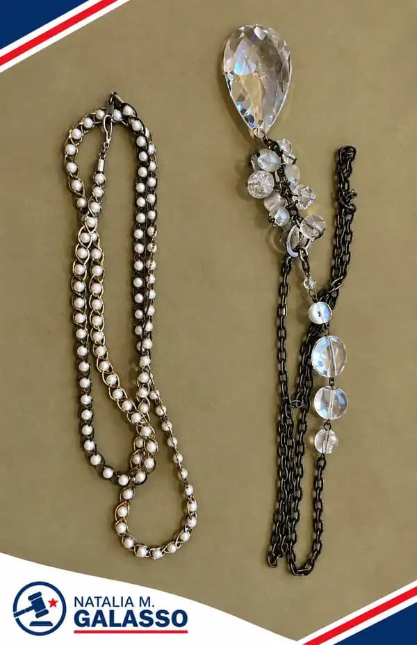 PAR DE COLLARES