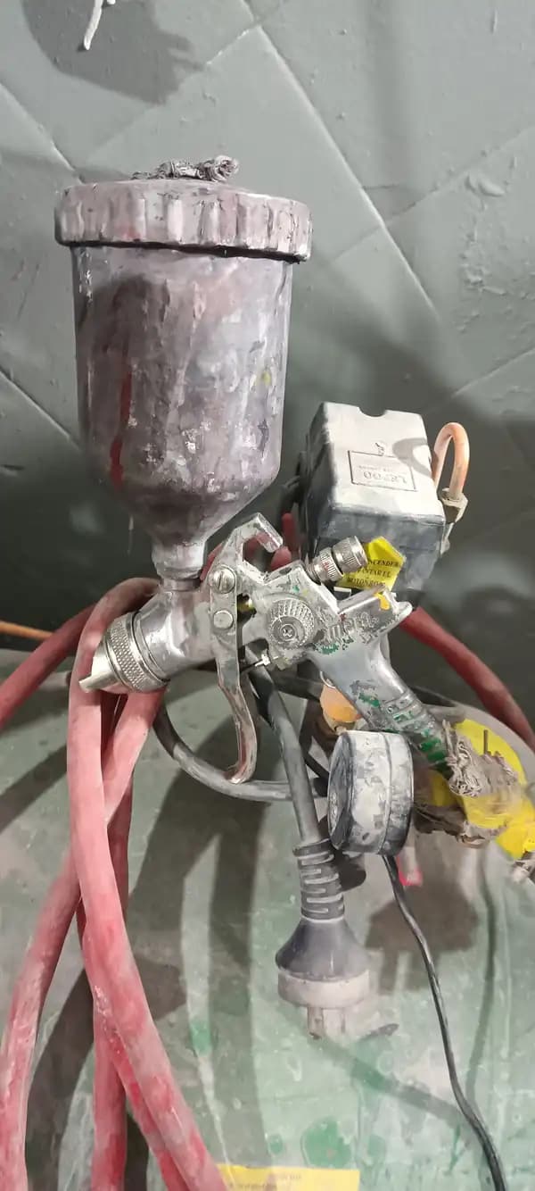 PISTOLA DE PINTAR MARCA MOTA