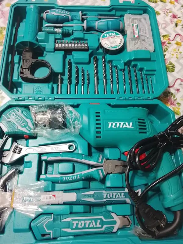 kit de una herramienta electricas y manuales