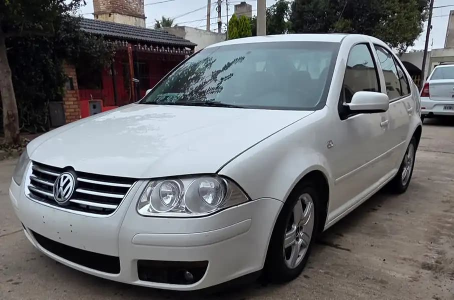 VOLKSWAGEN BORA TDI AÑO 2010
