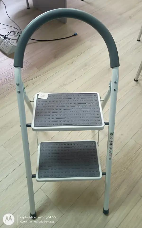ESCALERA  DOMESTICA