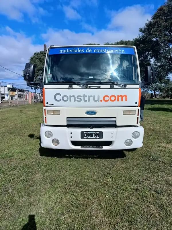 "Camión FORD cargo 1517E "