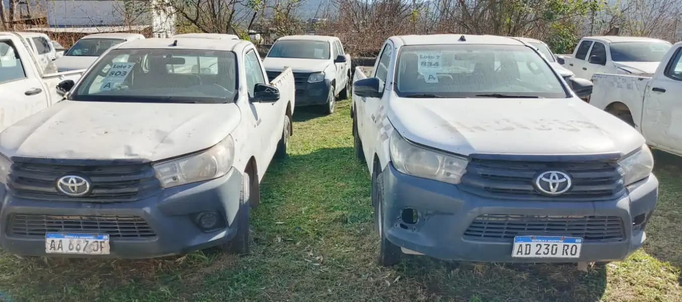 (2) TOYOTA	HILUX 4x2 C/S DX 2.4 TDI 6M/T PICK-UP