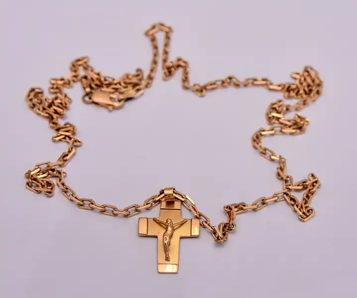 L22 - CADENA Y CRUZ DE ORO