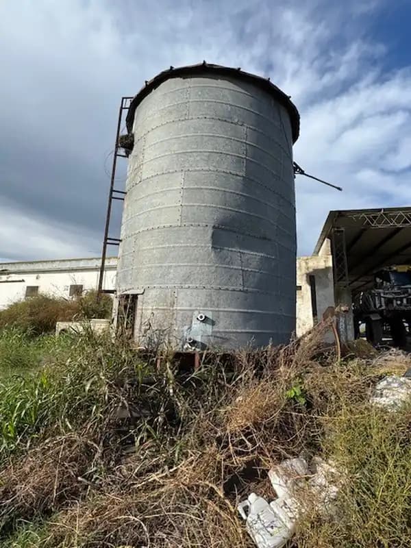 TRES SILOS VERTICALES AEREOS de 20T, 30T y 60T