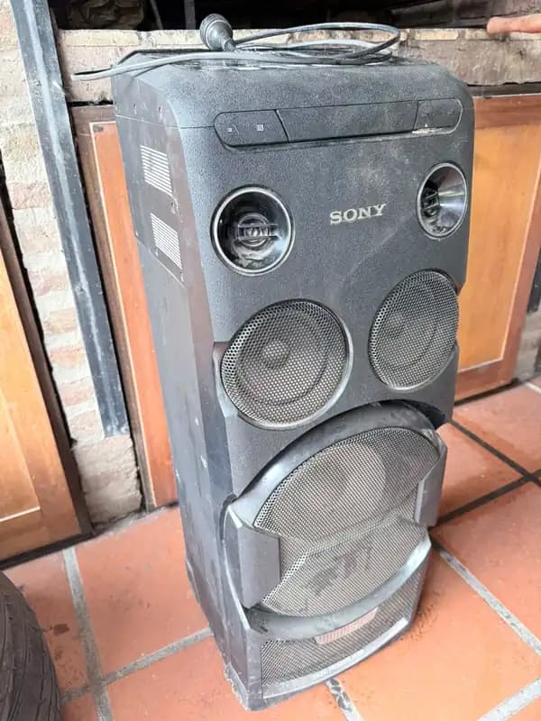 PARLANTE SONY 1MTS APROX