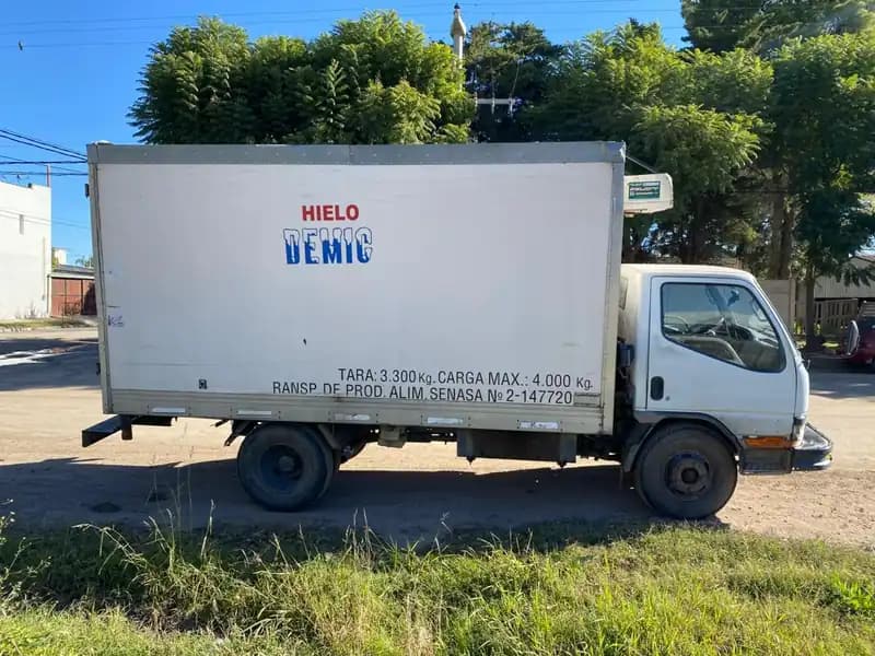 CAMION CON FURGON TERMICO Y EQUIPO DE FRIO