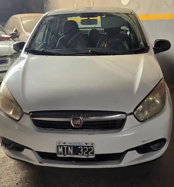FIAT GRAND SIENA ATTRACTIVE 1.4 8V AÑO 2013