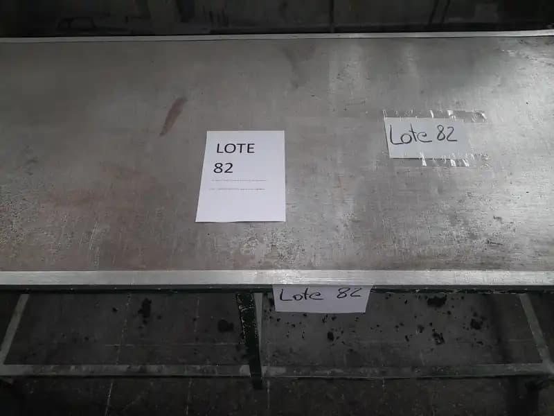 LOTE 82 - DOS BANCOS DE TRABAJO