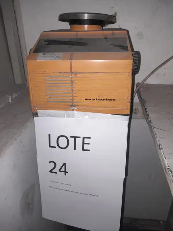 LOTE 24 - BALANZA MARCA SERTIRIUS