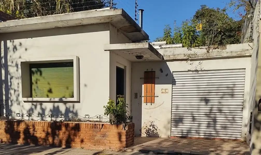 CASA PARA RECICLAR EXC. UBIC. 1/3 DERECHOS Y ACC.