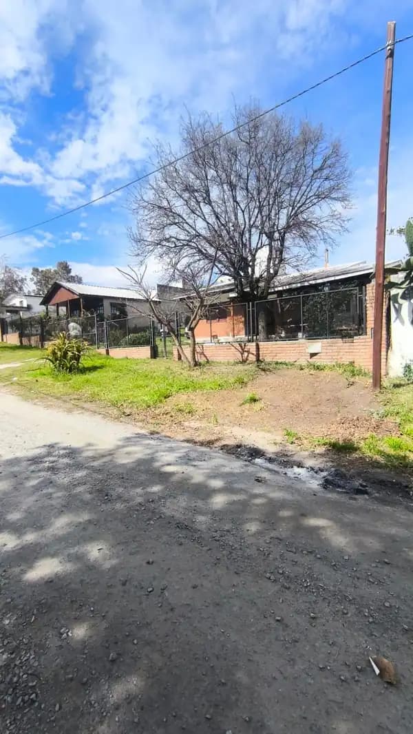 3 CASAS EN TANTI -  LOTE DE 737 m²