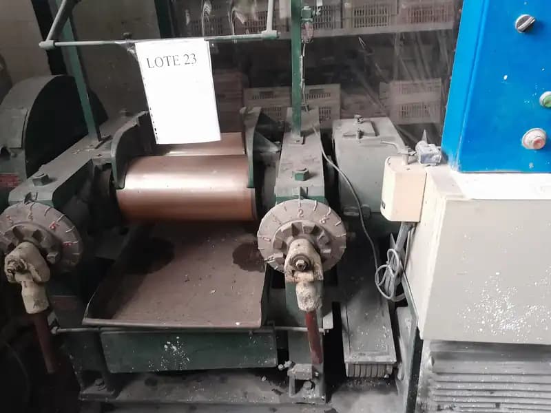 LOTE 23 - MEZCLADORA DE LABORATORIO
