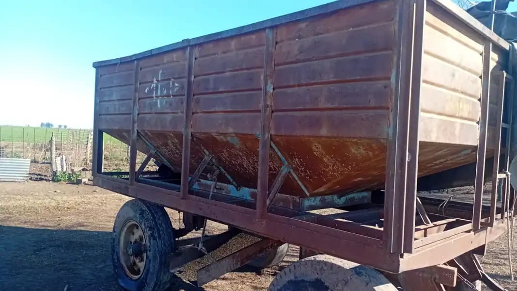 ACOPLADO TOLVA SILERA 6/7 Tn   Rod. 900x20