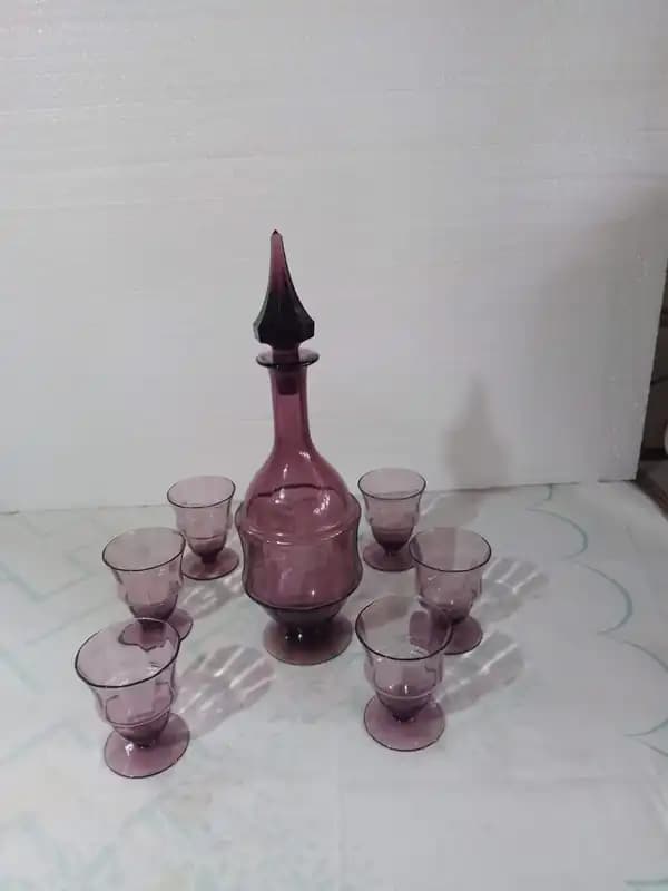 botellon con 6 copas facetadas