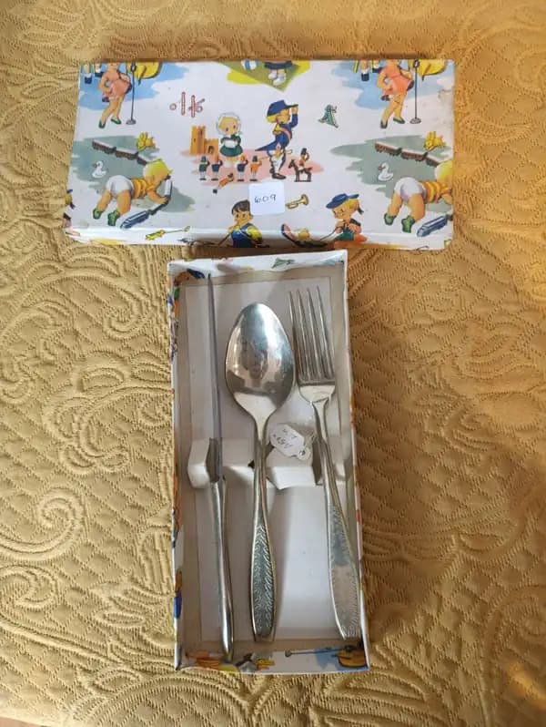 Juego de cubiertos para niños