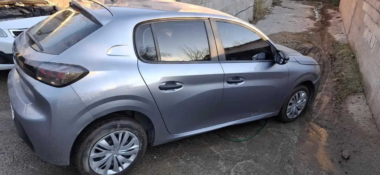 Peugeot 208 Like Pack 1.6L