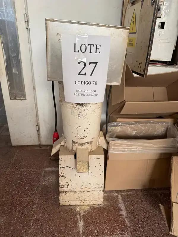 Lote 27 : 1 ralladora de pan