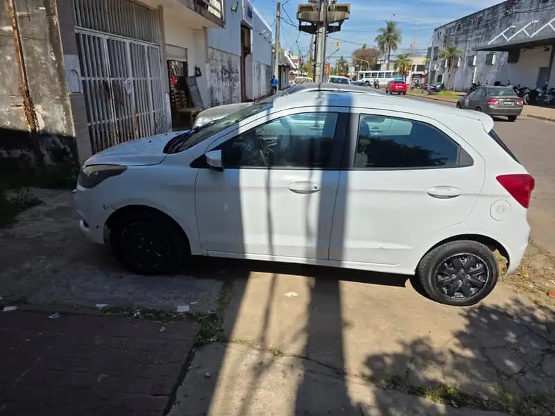 FORD KA SE 1.5 2017 BUEN ESTADO EN GENERAL
