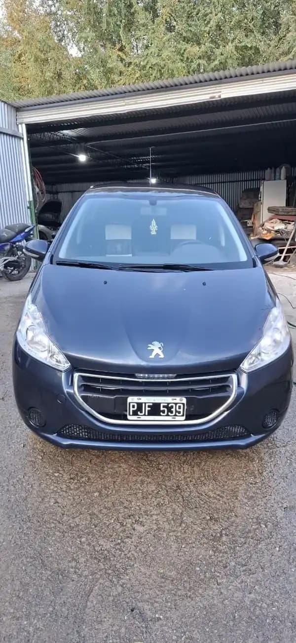 UNICO 208 ACTIVE AÑO 2015 CON SOLO 9.638 KM