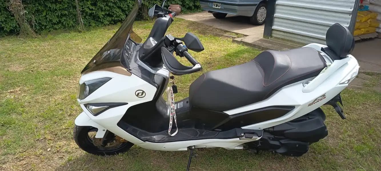 DAELIM - SCOOTER - 250C.C. - EXCELENTE ESTADO
