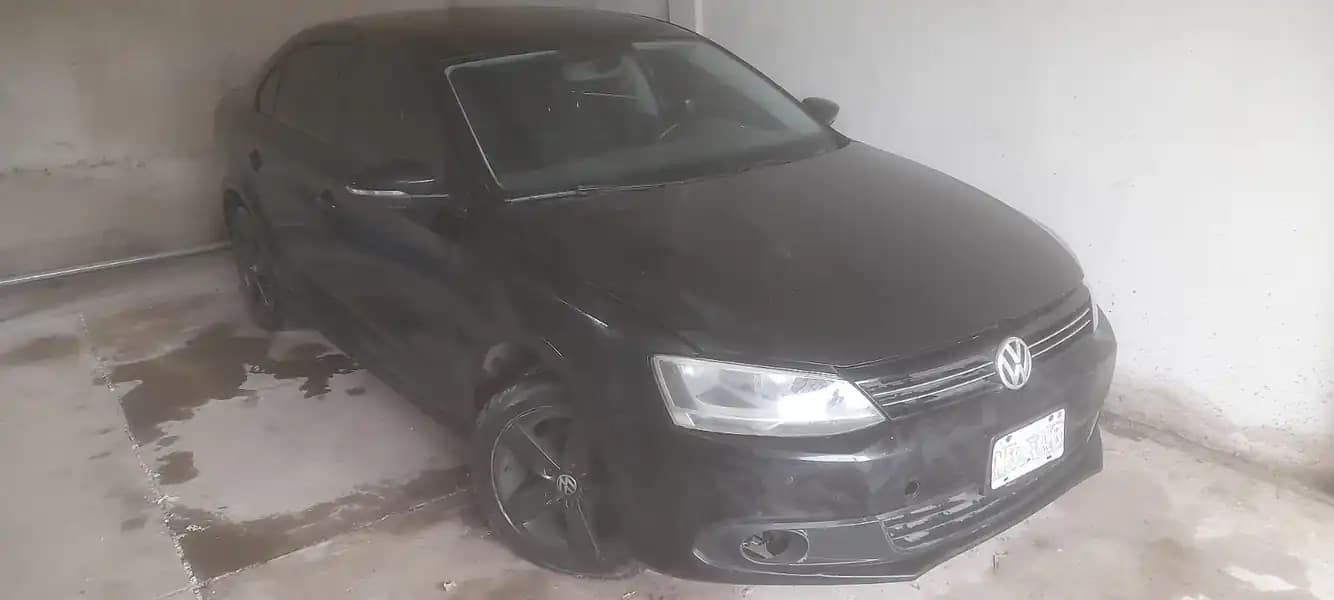 VOLKSWAAGEN VENTO 2.5 TIPO SEDAN 4 PUERTAS 2013