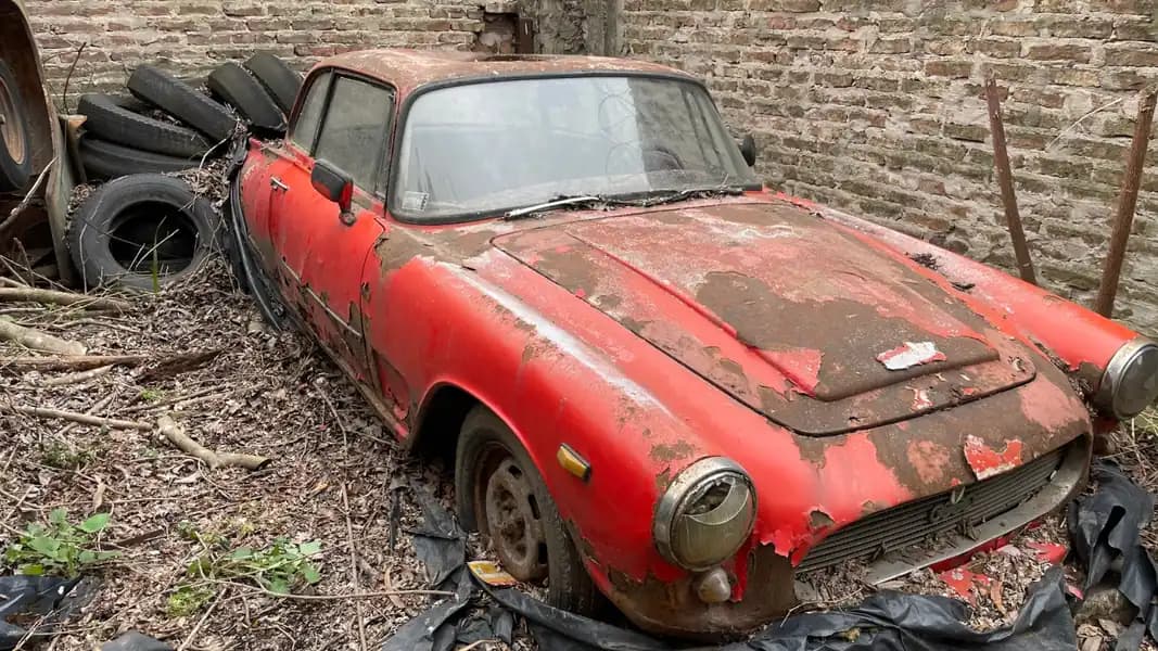 AUTO ANTIGUO:(PARA RESTAURAR) Marca: UNION -(1963)
