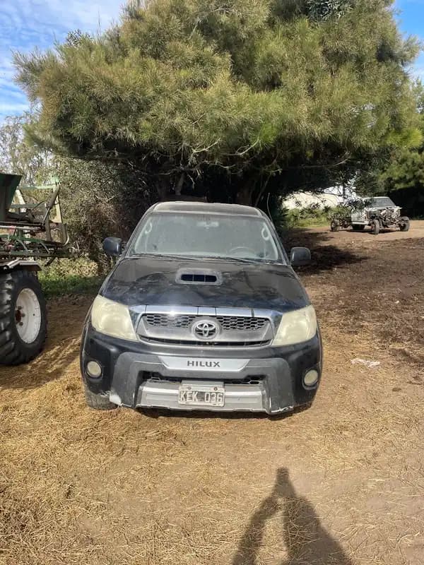 TOYOTA HILUX SR C/AB 3.0TDI CAB DOBLE 4x2 año 2011