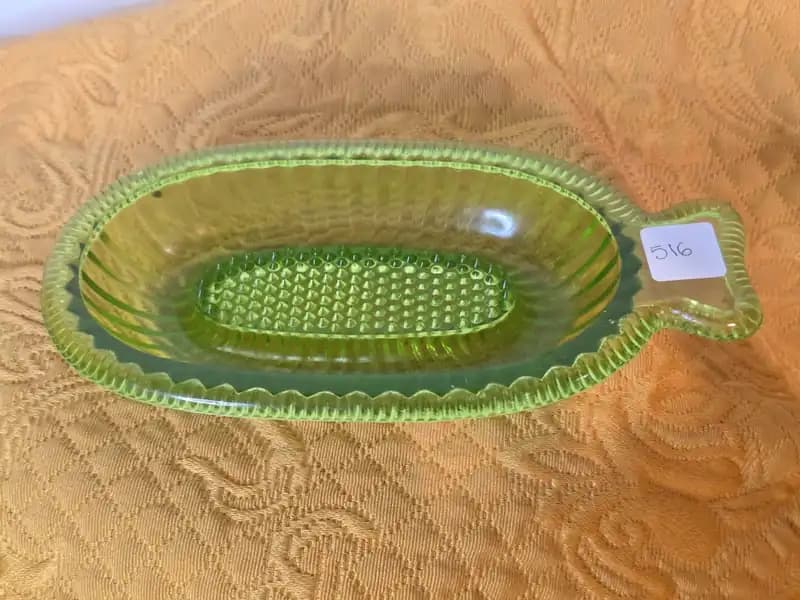 RALLADOR DE FRUTA EN CRISTAL VERDE