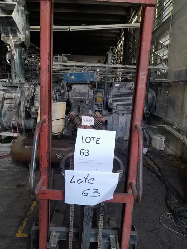 LOTE 63 - MULA HIDRAULICA MANUAL