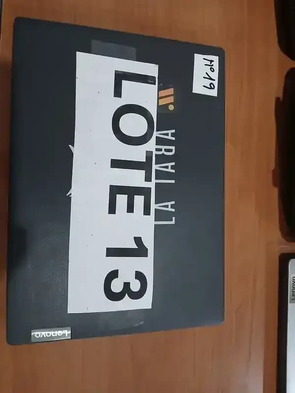 LOTE 13 - Notebook Lenovo
