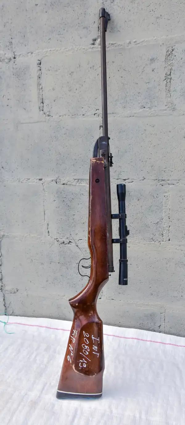 L33  RIFLE DE AIRE COMPRIMIDO