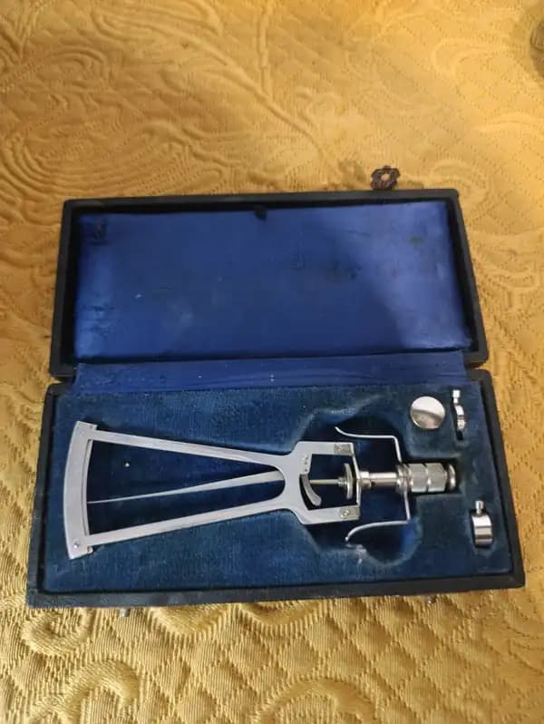 Tonometro antiguo para medir presion ocular