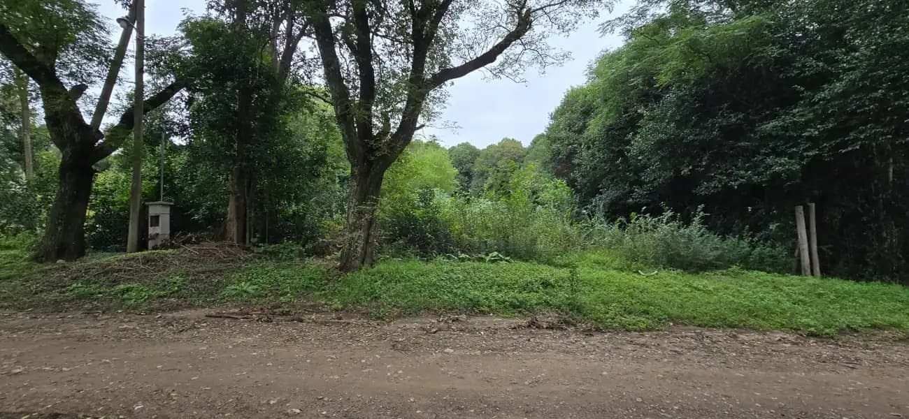 LOTE DE 560 m² EN VILLA CIUDAD PARQUE LOS REARTES