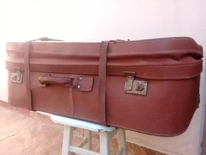 Valija de cuero antigua años 50