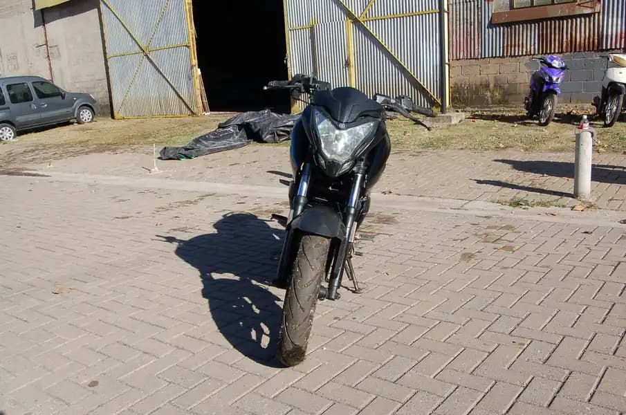 BAJAJ ROUSER 200