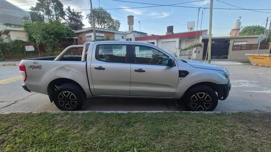 Pick-up Ford, modelo Nueva Ranger DC 4x4 XL 2.2L D