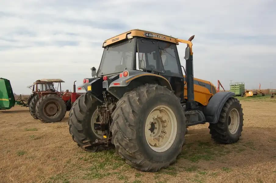 TRACTOR VALTRA, MOD BH 145