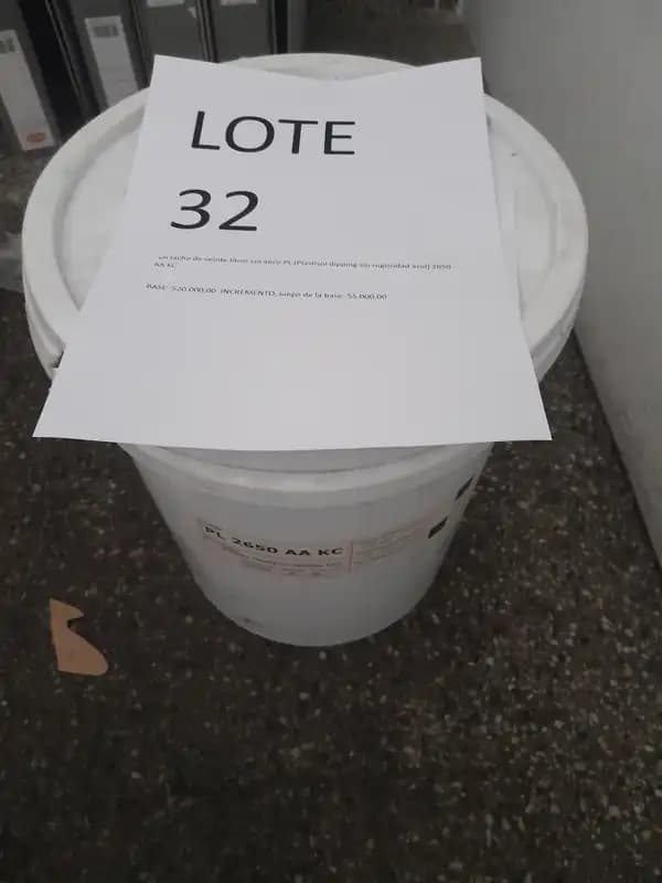 LOTE 32 - TACHO 20LTS PL